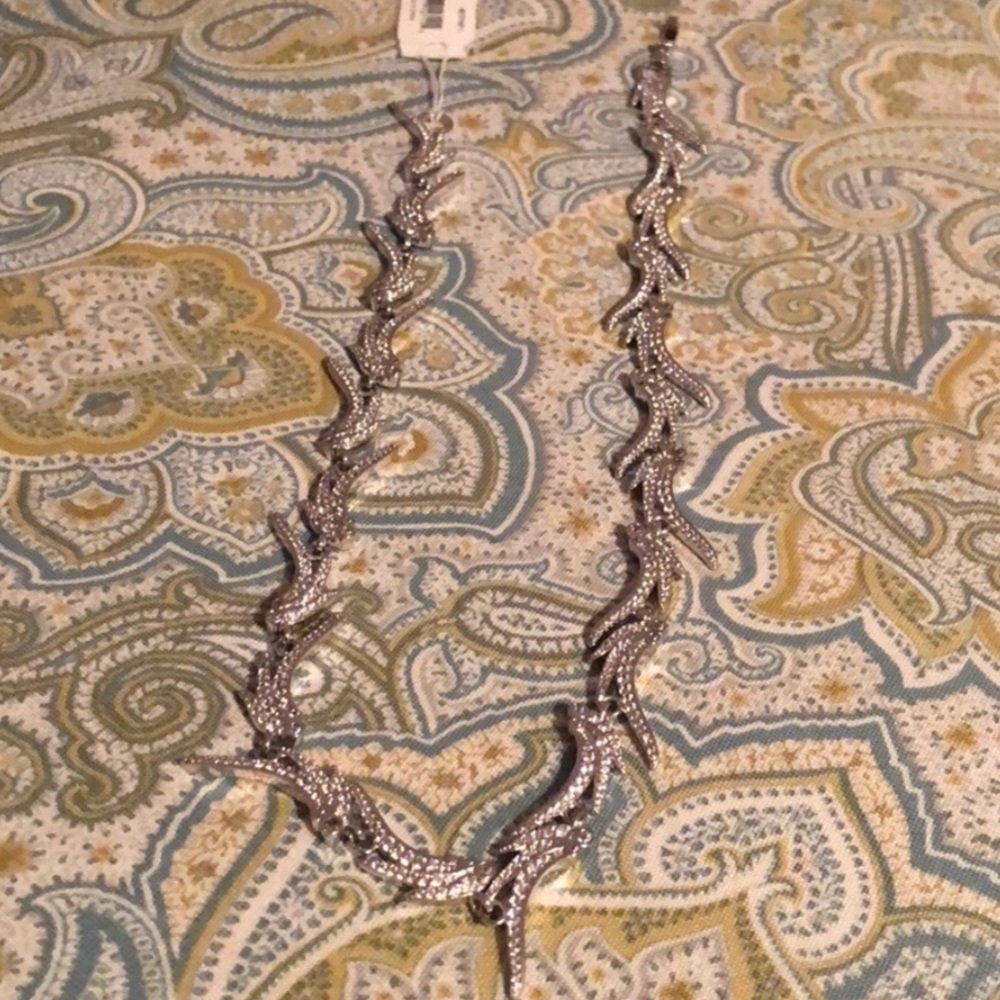 Brand New with Tags - KENDRA SCOTT CLEO NECKLACE